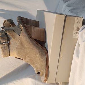 New MARC FISHER suede block heel sandal  SIZE 10